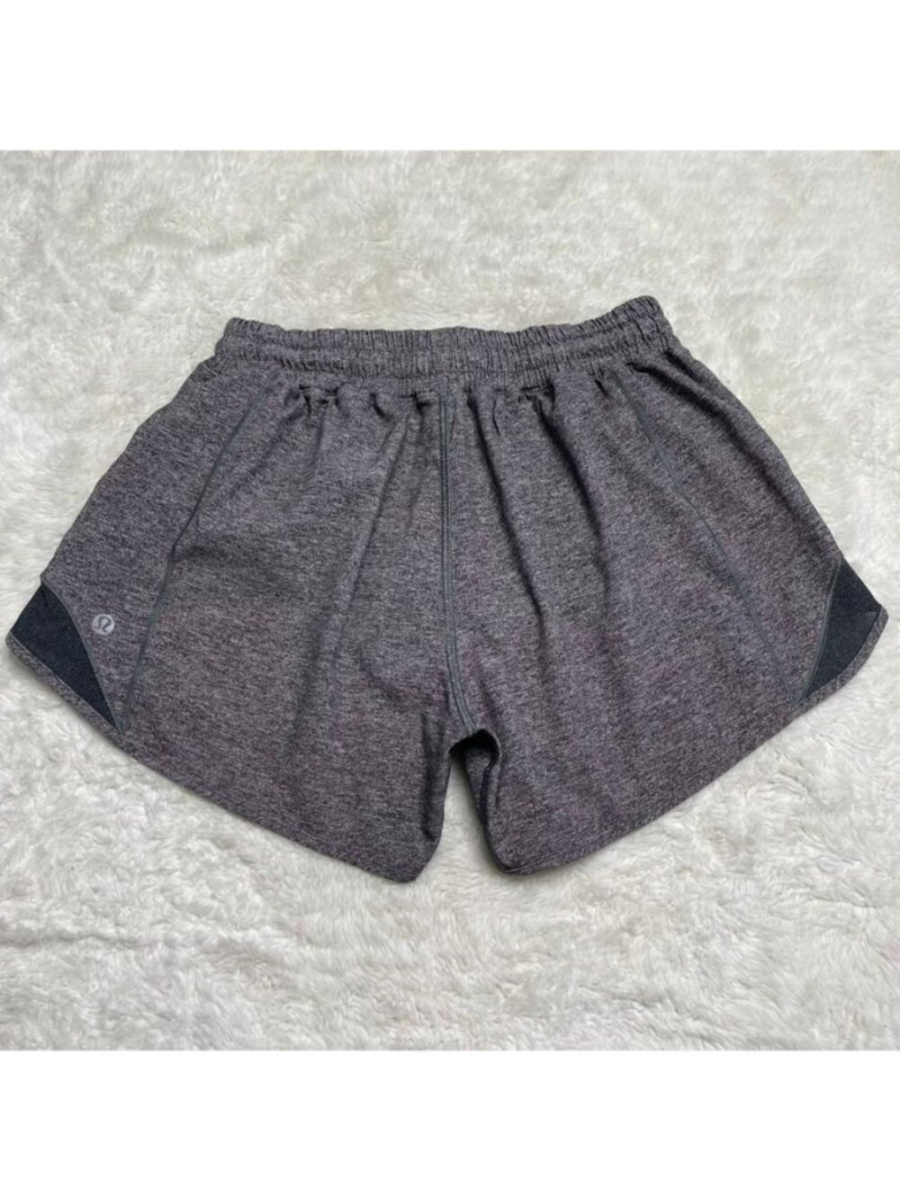 Lululemon Hotty Hot Running Shorts Heathered Gray Womens Size 6 Mesh Side Panels